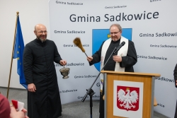 Uroczyste otwarcie wraz z przecięciem wstęgi nowego budynku Urzędu Gminy oraz Gminnego Ośrodka Pomocy Społecznej w...